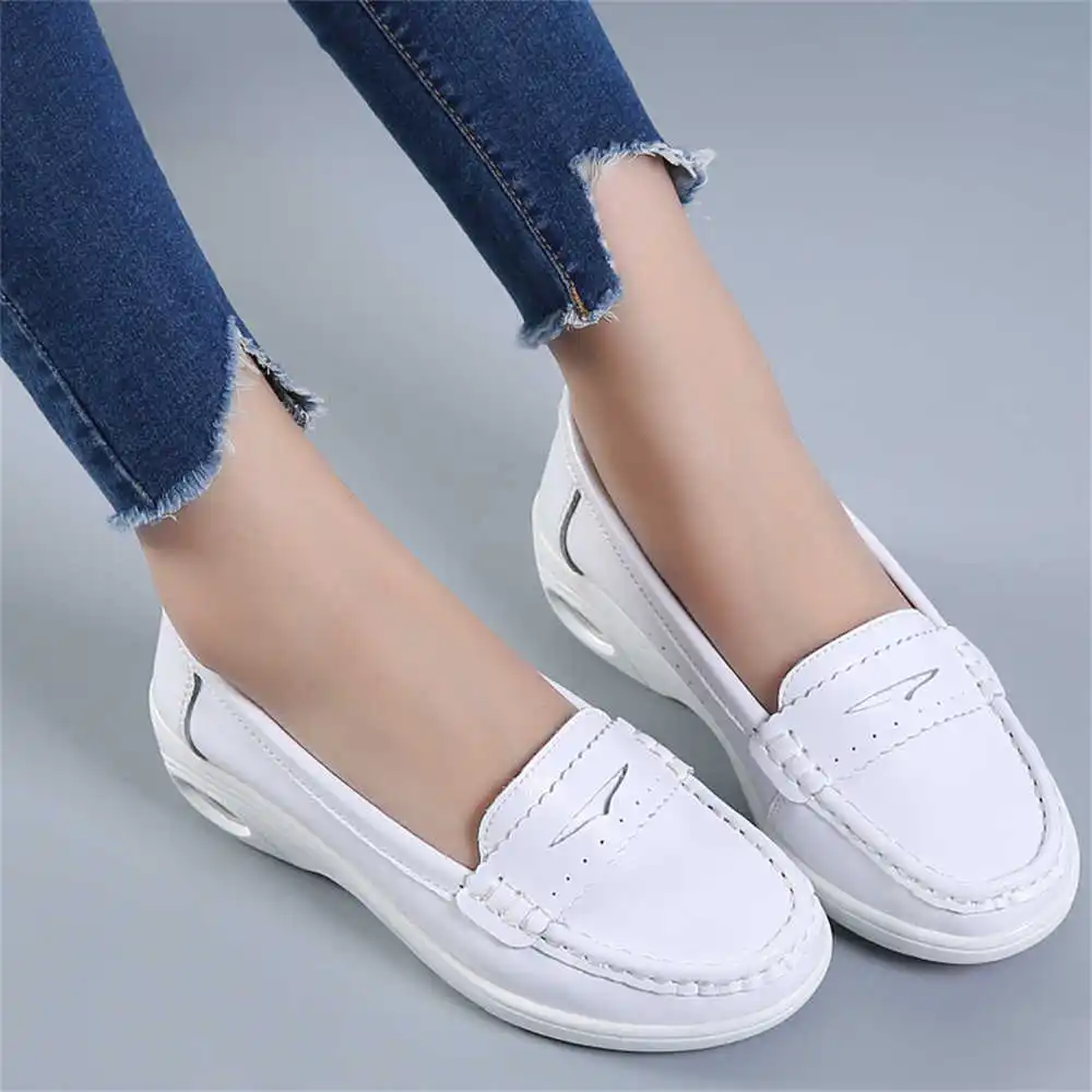 Thick Sole Slipon White Traine - огляд і ціна Men'S Formal Wear Canada