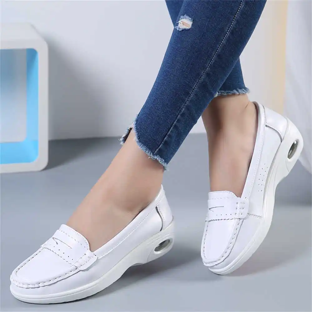 Thick Sole Slipon White Traine - огляд і ціна Men'S Formal Wear Canada